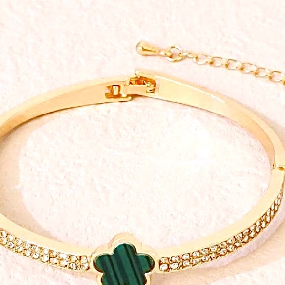 BRACELET SET. MALACHITE/GOLD FLOWERS AND MALACHITE/RHINESTONES/GOLD BRACELETS. - Picture 8 of 9